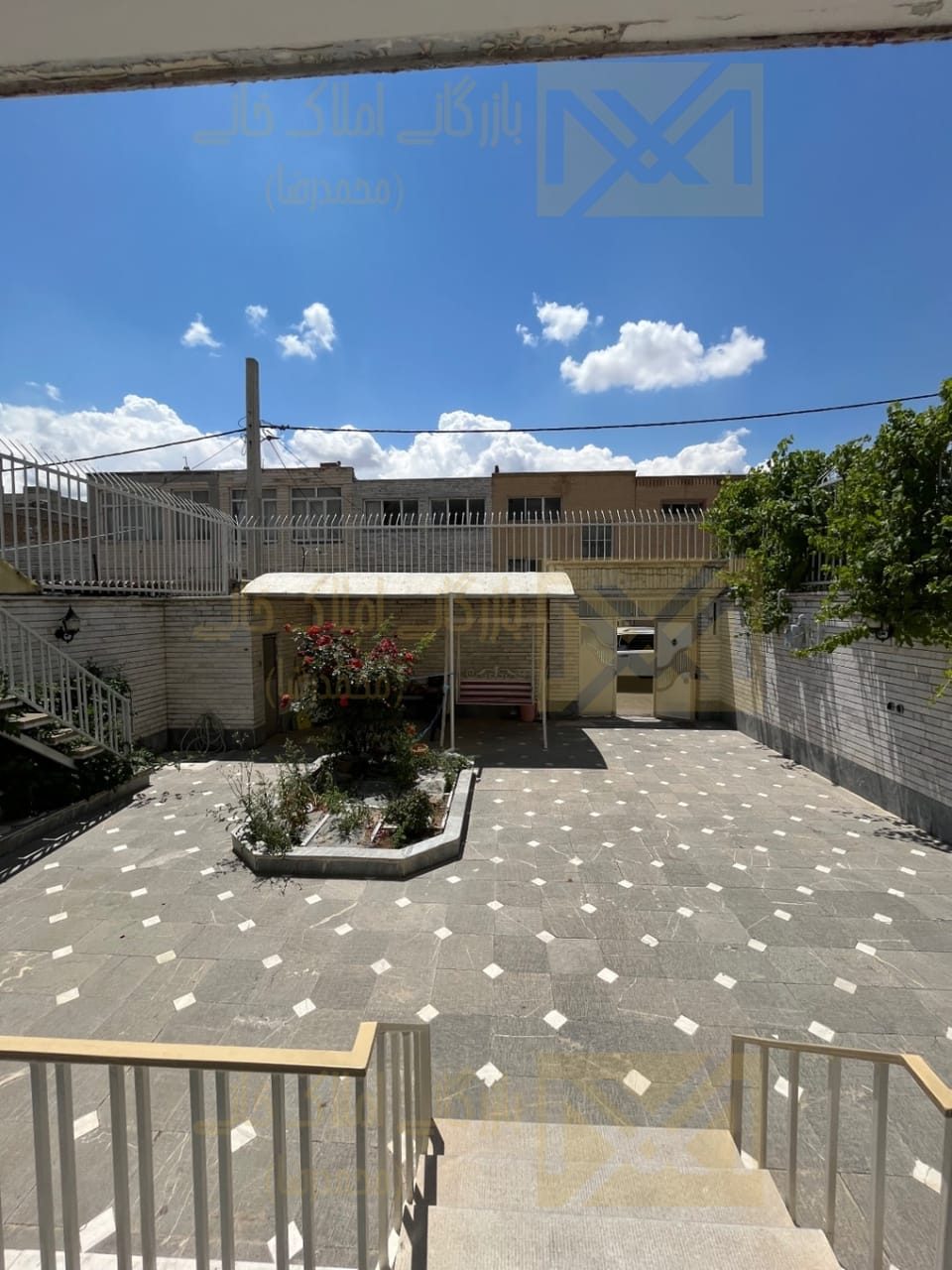 حیاط ۲۳۵ متر سجادیه جنوبی