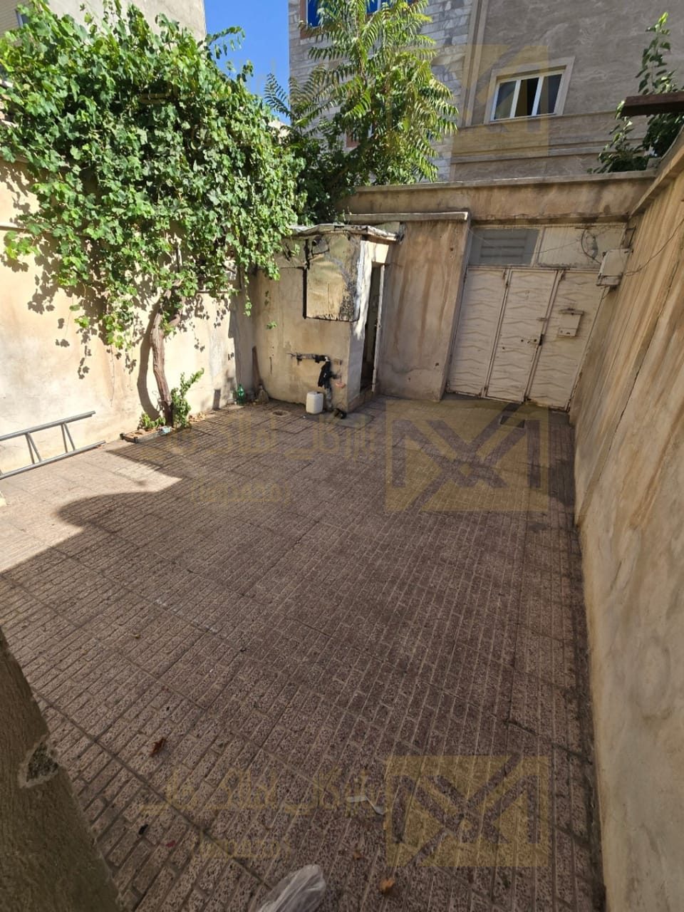 حیاط ۱۰۱ متری در منطقه بهار